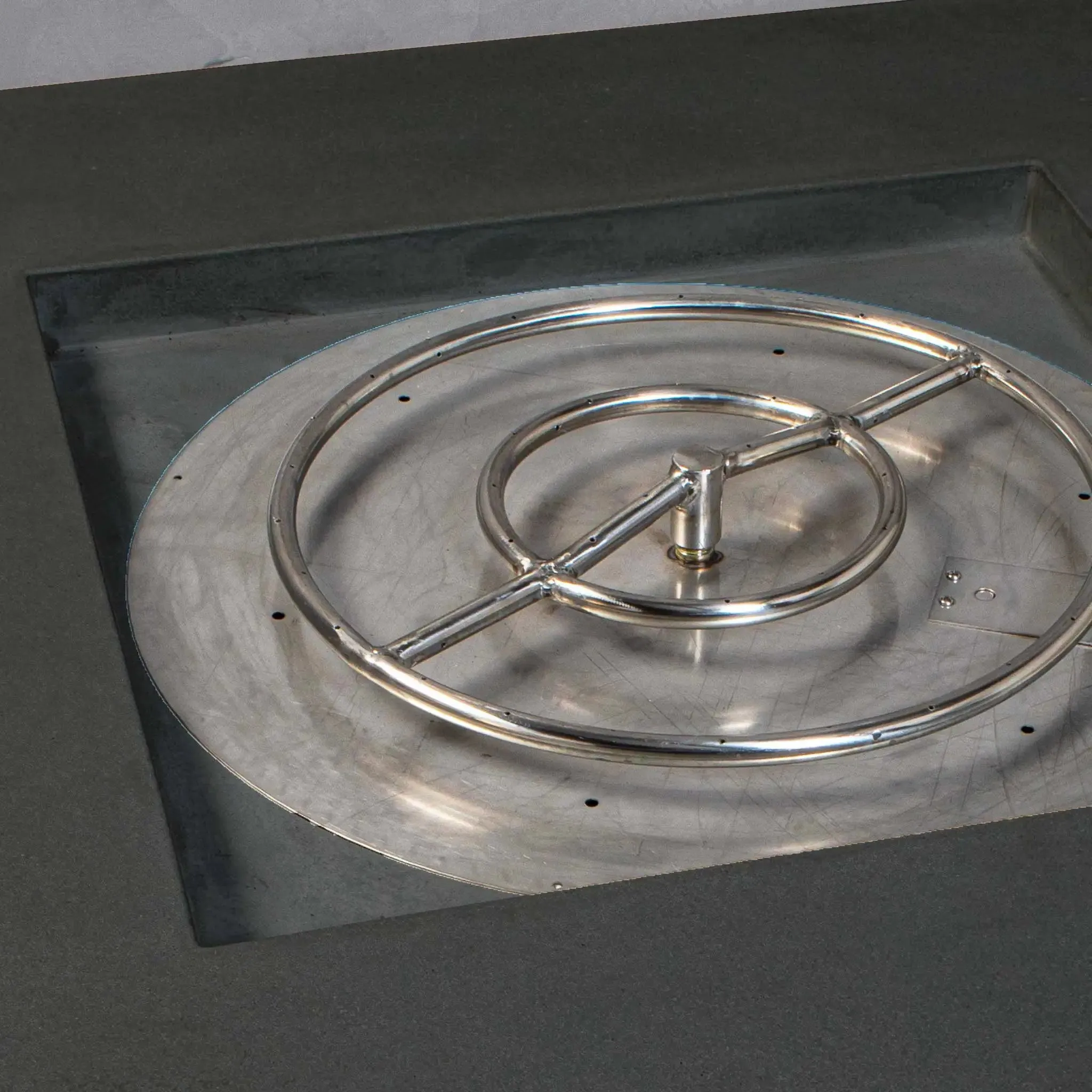 Gravity 45" W Graphite Square Concrete CSA Electronic Ignition On/Off Propane Gas Fire Pit - SD-FP-GRAV-454516-GRPH-ELECCSAOO-LP by Starfire Designs