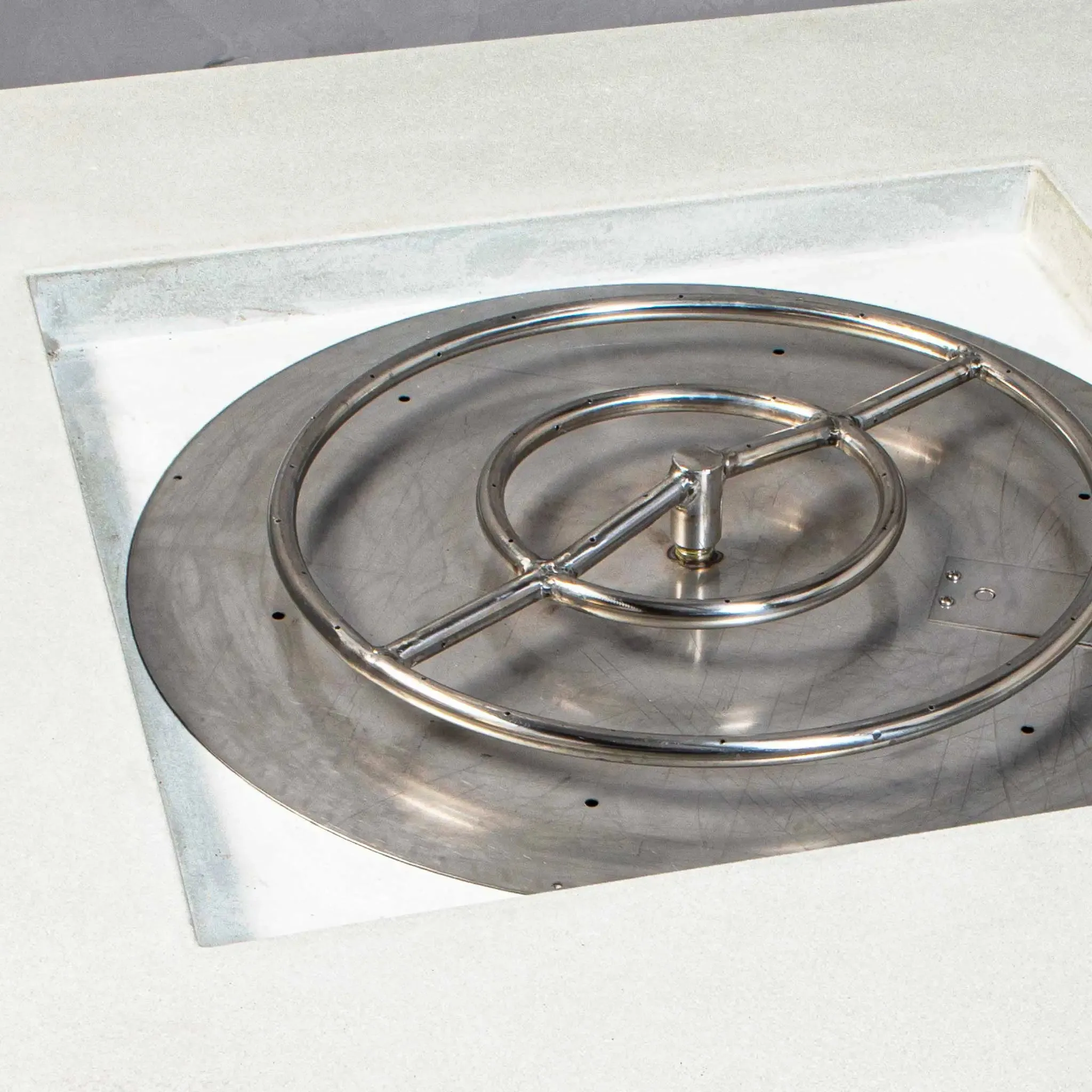 Gravity 45" W White Square Concrete CSA Electronic Ignition High/Low Natural Gas Fire Pit - SD-FP-GRAV-454516-WHT-ELECCSAHL-NG by Starfire Designs